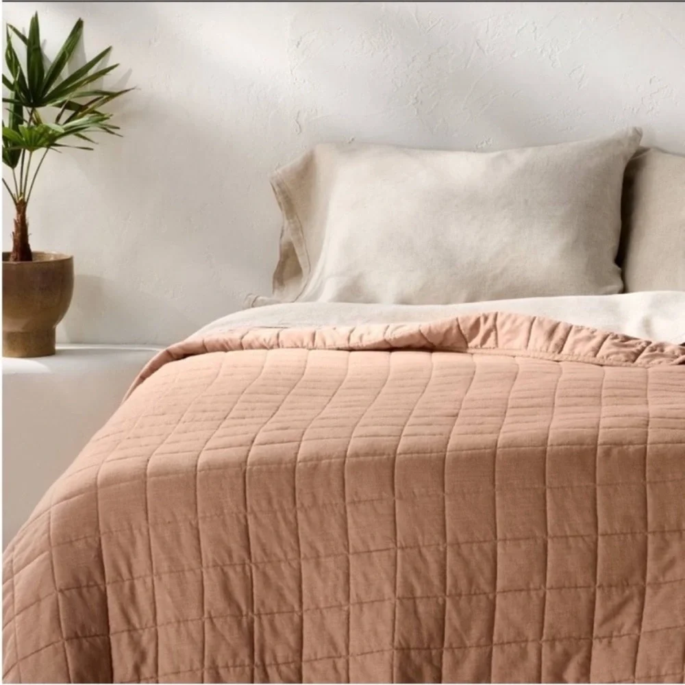 NWT King Heavyweight Linen Blend Quilt + King Shams Light Adobe Clay - Casaluna